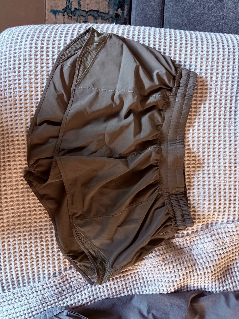 Lululemon green runners short